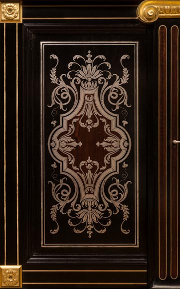 L'ESCALIER DE CRISTAL - Meuble vitrine en marqueterie de métal et garniture de bronze-3