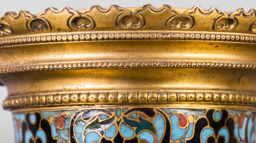 Très belle paire de vases en émail cloisonné de style Orientaliste à têtes d'éléphants d'après Edouard Lièvre-6