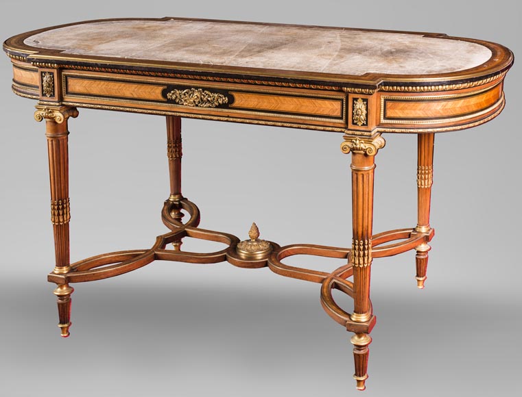 Henri-Auguste FOURDINOIS (1830-1907) - Bureau plat de milieu de style Louis XVI -0