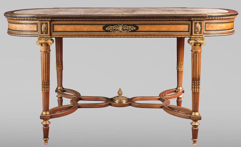 Henri-Auguste FOURDINOIS (1830-1907) - Bureau plat de milieu de style Louis XVI -1