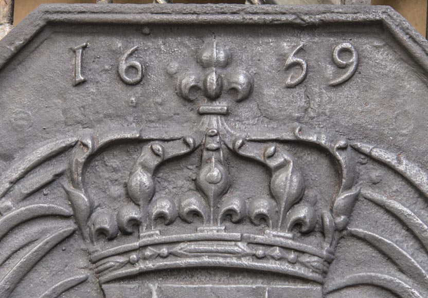 Plaque de cheminée aux Armes de France-1