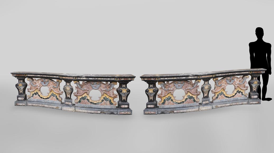 Paire de balustrades de style Baroque en marbre polychrome-0