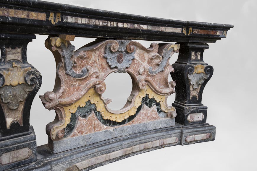 Paire de balustrades de style Baroque en marbre polychrome-5