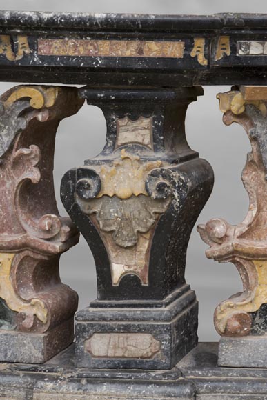 Paire de balustrades de style Baroque en marbre polychrome-7