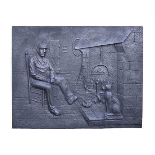 Plaque de cheminée moderne à décor d'un personnage et son chat se réchauffant près du feu