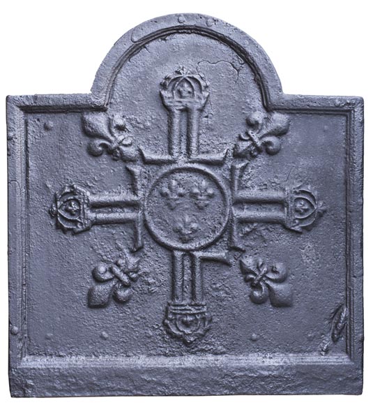 Plaque de cheminée du XVIIe siècle aux Armes de France-0