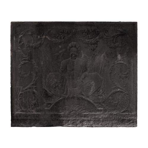 Plaque de cheminée ancienne de style Empire au trophée militaire