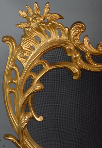 Très riche pare étincelle de style Louis XV en bronze doré-2
