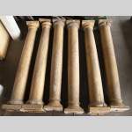 Ensemble de colonnes en bois peint imitation marbre