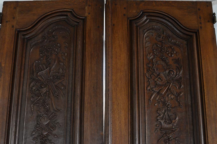 Double porte en chêne sculpté de style Napoléon III-1