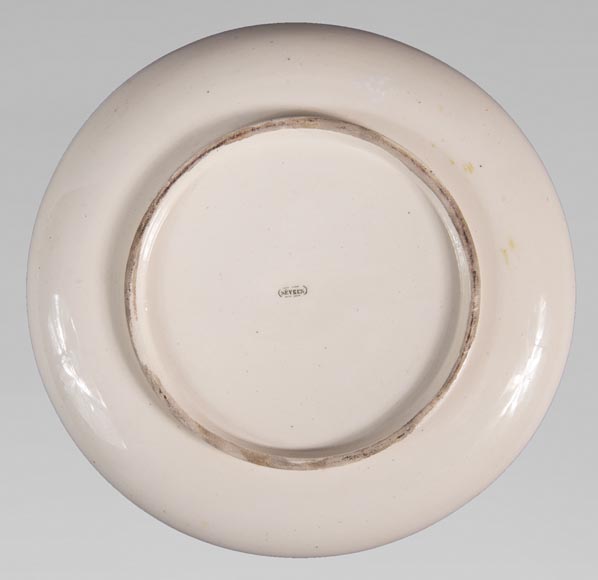 MANUFACTURE DE SÈVRES - WALTER:  Plat en céramique émaillée à décor de fleurs sur fond or-4