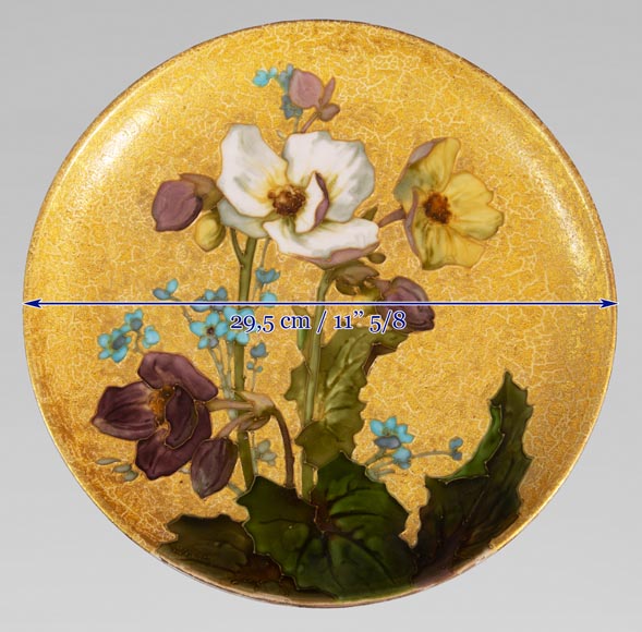 MANUFACTURE DE SÈVRES - WALTER:  Plat en céramique émaillée à décor de fleurs sur fond or-6