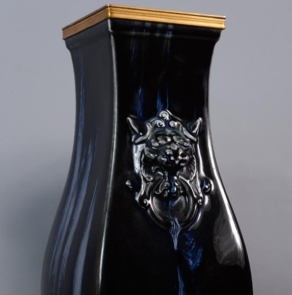 Albert-Ernest Carrier-Belleuse, Manufacture de Sèvres, Vase Kin-Te-Tchin garni, 1884-6