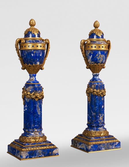 Charles Varangoz - Paire de bougeoirs de style Louis XVI en lapis-lazuli et bronze doré-2