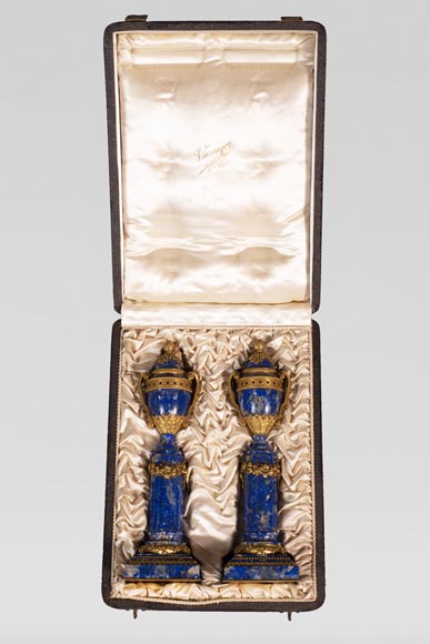 Charles Varangoz - Paire de bougeoirs de style Louis XVI en lapis-lazuli et bronze doré-10