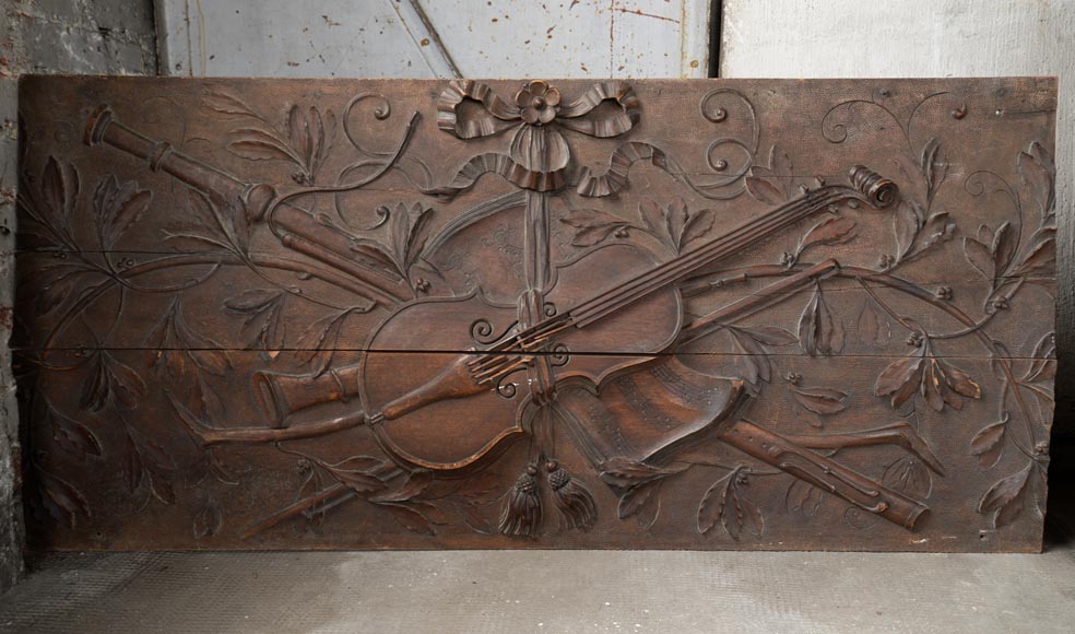 Ensemble de trois dessus de porte anciens en noyer sculpté aux attributs des Arts-4
