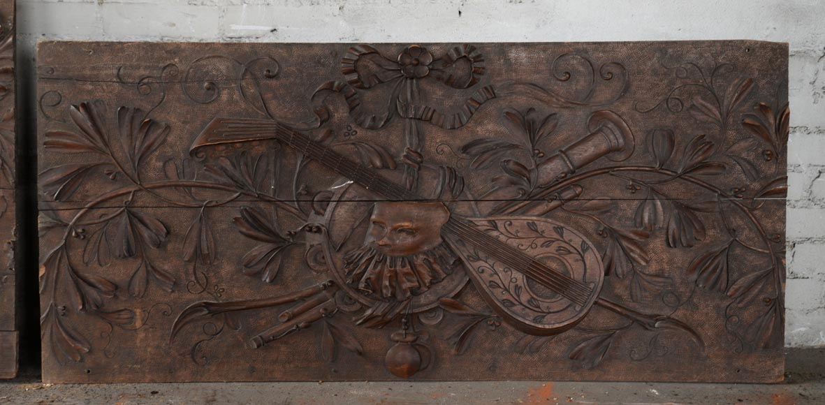 Ensemble de trois dessus de porte anciens en noyer sculpté aux attributs des Arts-8