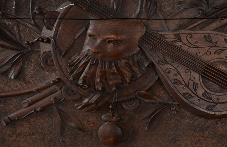 Ensemble de trois dessus de porte anciens en noyer sculpté aux attributs des Arts-9
