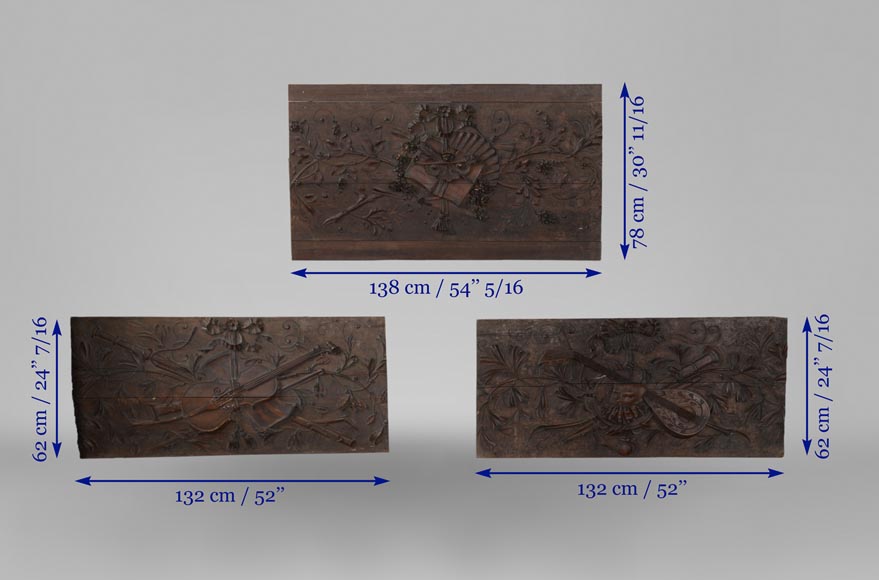 Ensemble de trois dessus de porte anciens en noyer sculpté aux attributs des Arts-13