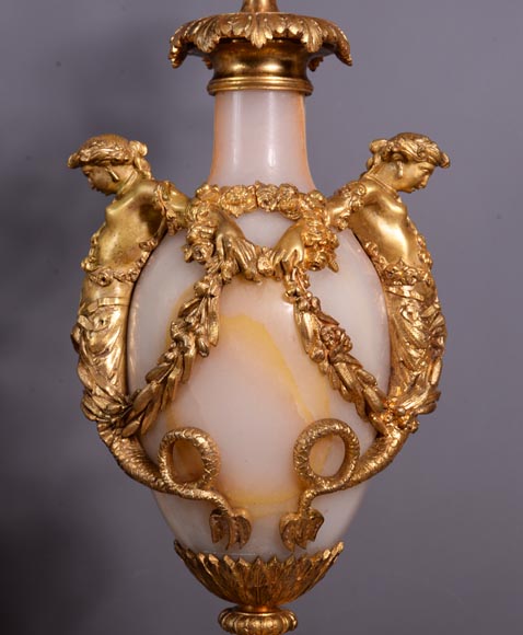 Garniture de cheminée en onyx et en bronze doré Napoléon III, vers 1860-10