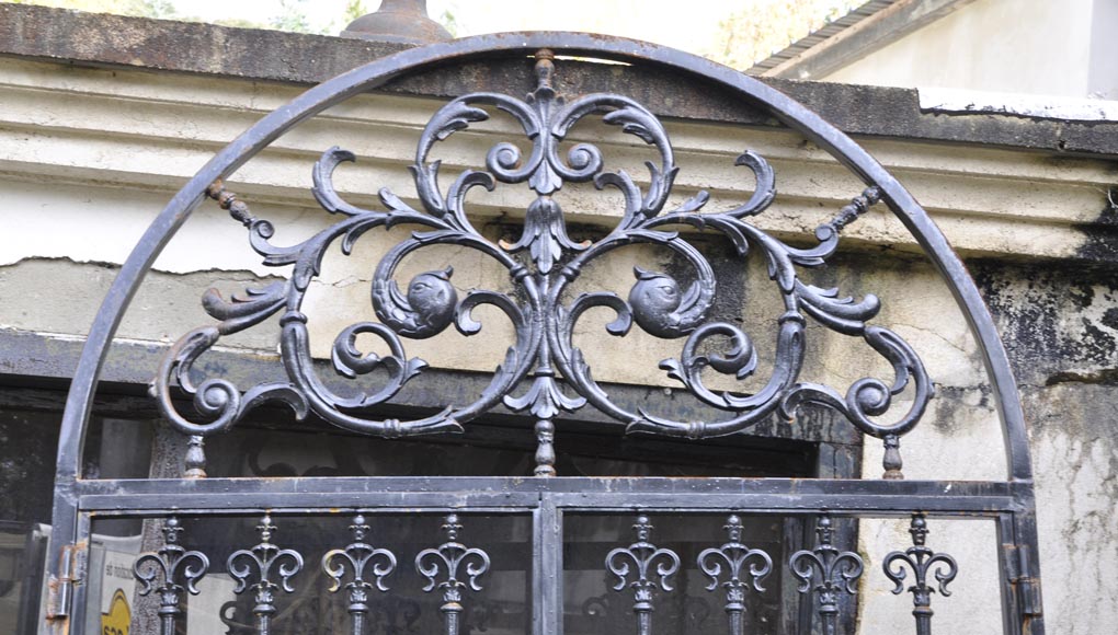 Ensemble de six portes modernes en fonte dans le style des portails XVIIIe-12
