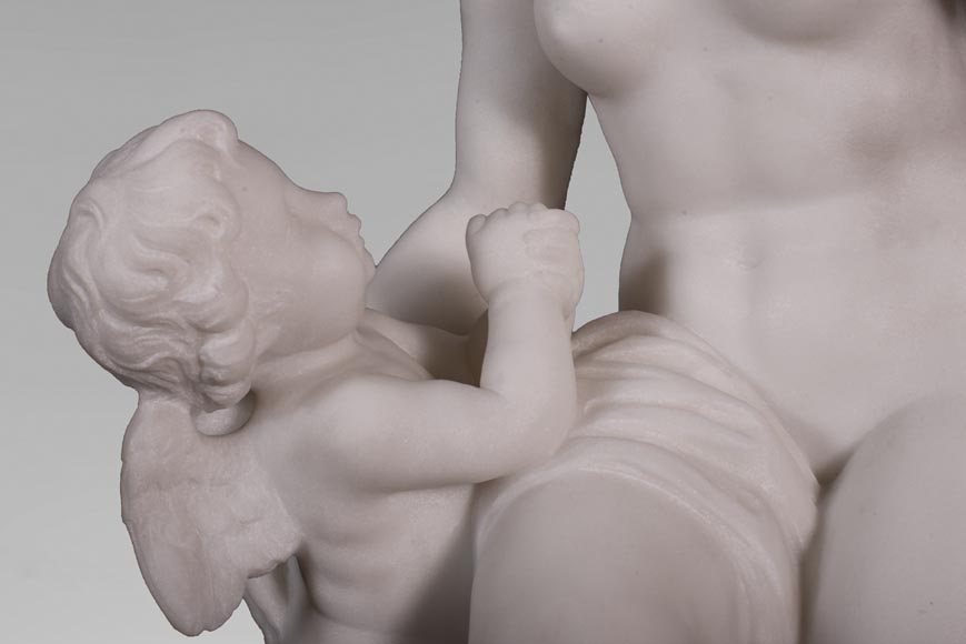 Etienne Maurice FALCONET (d'après) - Vénus retirant le carquois de Cupidon, en marbre de Carrare-5