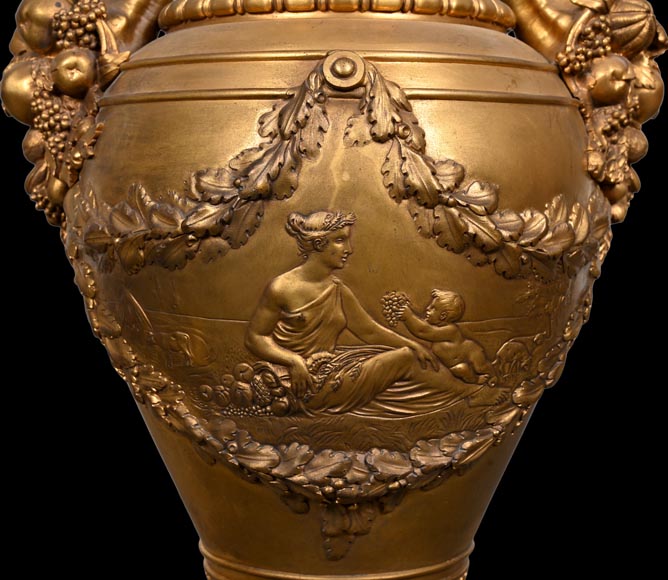 Ferdinand BARBEDIENNE (1810-1892), Grand vase à l'antique en bronze doré-1