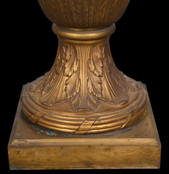 Ferdinand BARBEDIENNE (1810-1892), Grand vase à l'antique en bronze doré-9