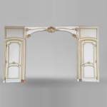 Boiserie d'alcôve avec deux portes et une arcade en bois sculpté et doré de style Louis XV