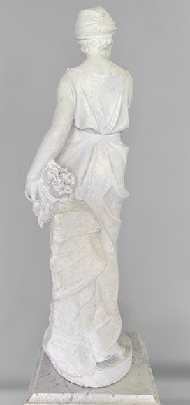 Deux statues en marbre blanc représentant « Rebecca » et « Ruth »-5