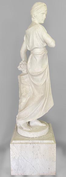 Deux statues en marbre blanc représentant « Rebecca » et « Ruth »-9