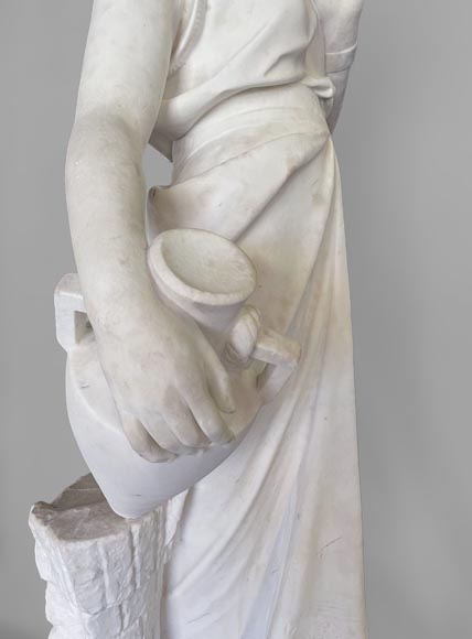 Deux statues en marbre blanc représentant « Rebecca » et « Ruth »-17