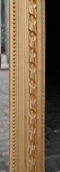 Beau trumeau ancien de style Napoléon III à décor de putti et fleurs en stuc doré-6