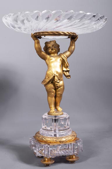 Surtout de table aux putti en bronze doré et cristal de Baccarat-6