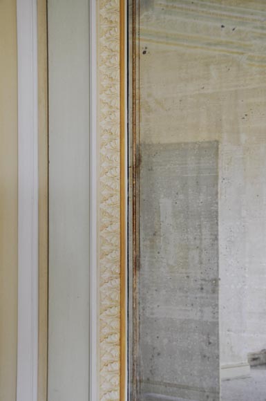 Paire de portes de style Louis XVI en bois, stuc et miroir, vers 1970-4
