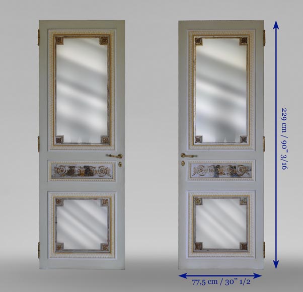 Paire de portes de style Louis XVI en bois, stuc et miroir, vers 1970-17