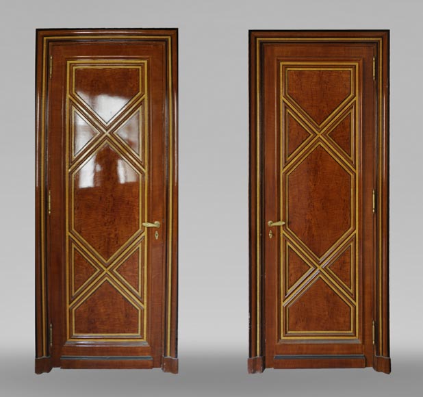 Paire de portes en trompe l'oeil de bois de style Art Déco, fin du XXe siècle -0