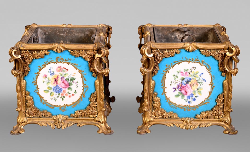 Alfred-Emmanuel-Louis Beurdeley (att.), paire de petites caisses à oranger en porcelaine peinte et bronze doré.-0