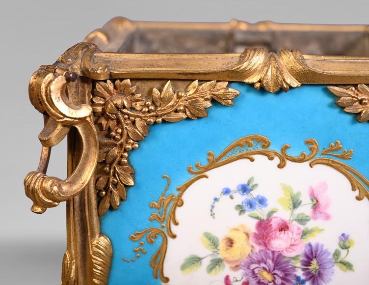 Alfred-Emmanuel-Louis Beurdeley (att.), paire de petites caisses à oranger en porcelaine peinte et bronze doré.-5