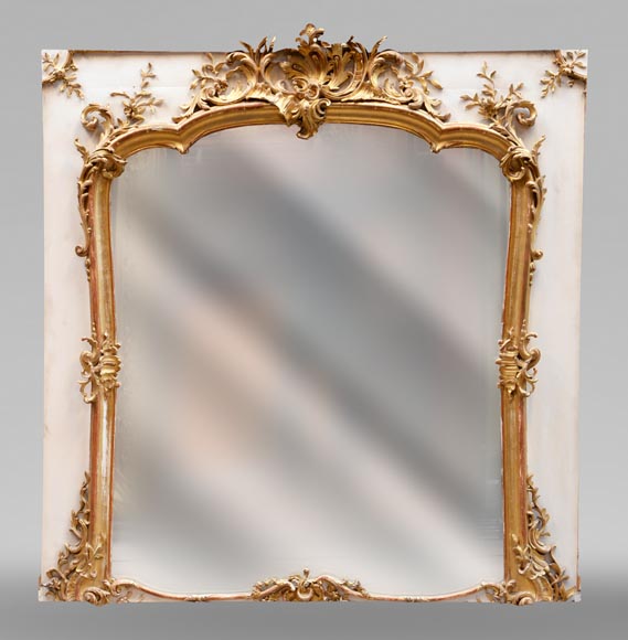 Très riche trumeau de style Louis XV en bois et stuc doré-0