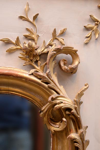 Très riche trumeau de style Louis XV en bois et stuc doré-3