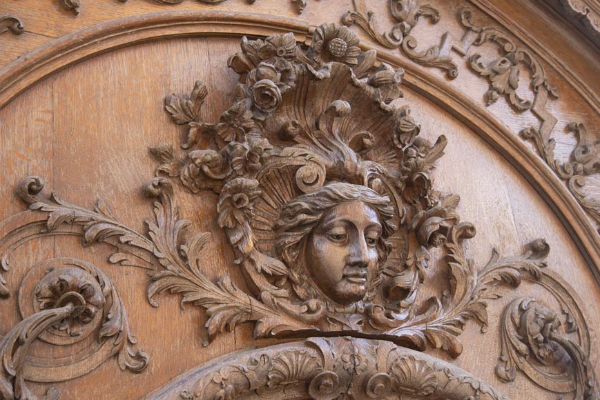Importantes boiseries en chêne sculpté du XIXe siècle-3