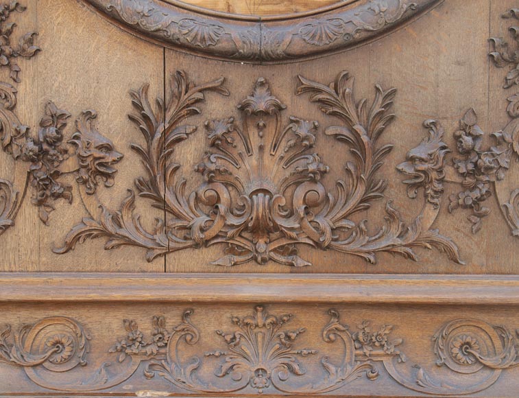 Importantes boiseries en chêne sculpté du XIXe siècle-4