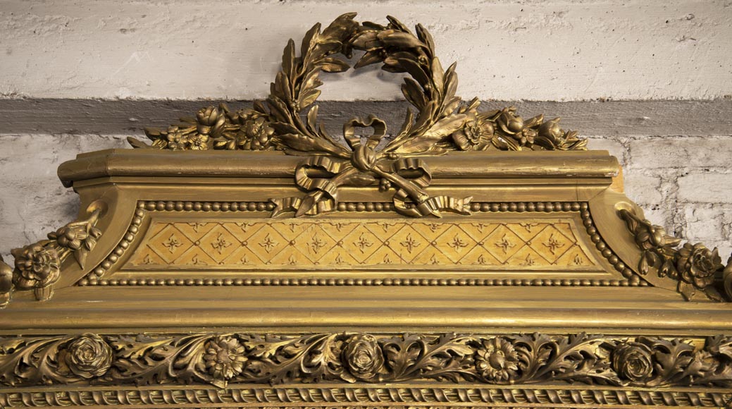 Grand trumeau ancien de style Napoléon III à décor de roses et de couronne de laurier-1