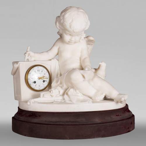 Pendule d'après un modèle de Jean Baptiste Pigalle en marbre de Carrare de la fin du XIXe