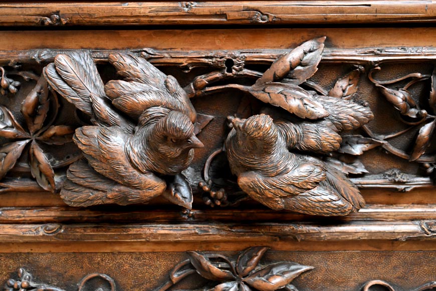 TAHAN (attribué à) — Importante armoire à glace en noyer sculpté à décor naturaliste TAHAN (attribué à) — Importante armoire à glace en noyer sculpté à décor naturaliste-8
