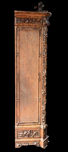 TAHAN (attribué à) — Importante armoire à glace en noyer sculpté à décor naturaliste TAHAN (attribué à) — Importante armoire à glace en noyer sculpté à décor naturaliste-11