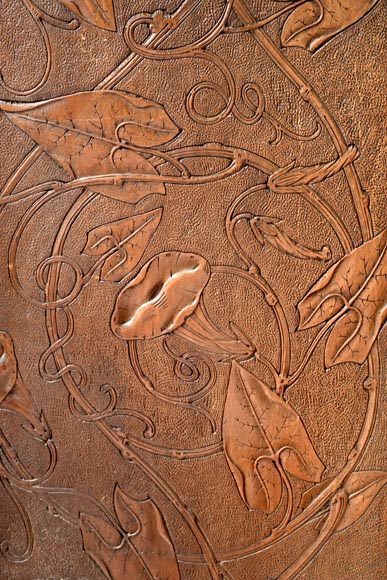 TAHAN (attribué à) — Importante armoire à glace en noyer sculpté à décor naturaliste TAHAN (attribué à) — Importante armoire à glace en noyer sculpté à décor naturaliste-13