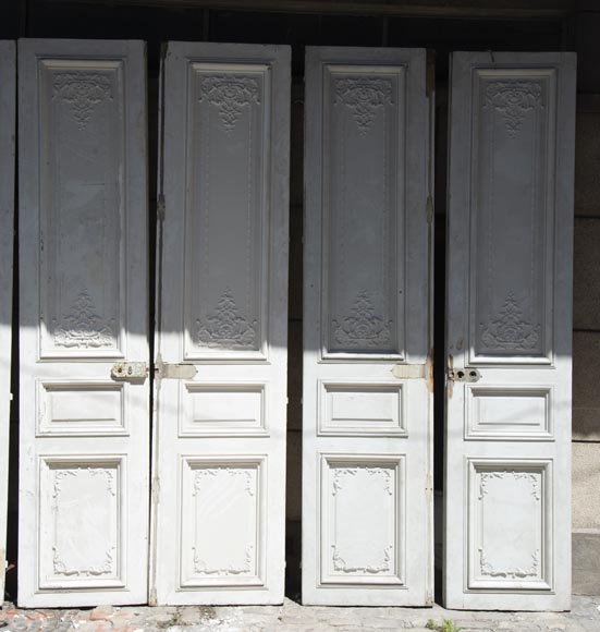 Ensemble de huit double-portes de style Napoléon III en chêne peint-2