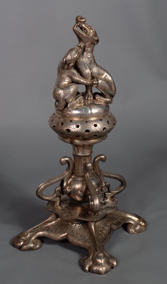 Victor GEOFFROY-DECHAUME,Paire de brûle-parfums en bronze argenté ornés de chiens, vers 1840-5